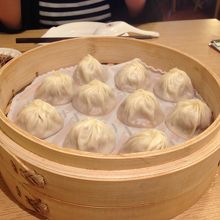 ショウロンポウは10個で180元