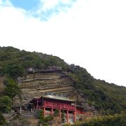 那古寺　崖にある絶景の寺です
