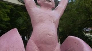 なんともシュールな場所です。。