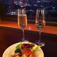 エグゼクティブフロア無料ラウンジではお酒軽食も楽しめます