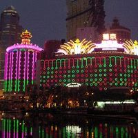 このネオンを見ると･･･マカオだね