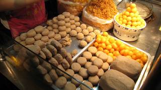 外でビールでも飲みながら食べ歩くにはもってこい