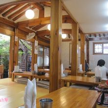 広々した店内。