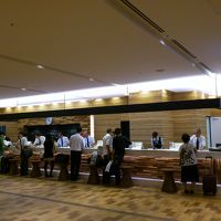 フロントはフル稼働です！