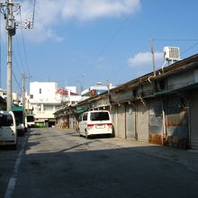 陽が高くなる頃には人の気配も少なくなる