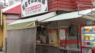 国道沿いの沖縄そばの屋台