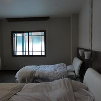 私達の泊った広くないほうの部屋です