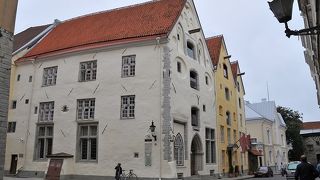 昔の住宅はホテルになっている