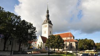 「死のダンス」は必見