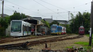 路面電車の終点。車庫があります。