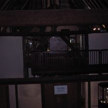 内部は木組みが多い