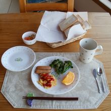 この日の朝食内容です。和食、洋食と交互に出るようです。