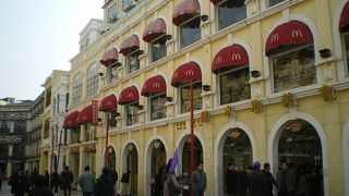 マックもコロニアルに