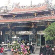 建物に圧倒されます