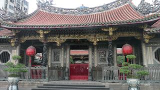 台湾で一番古いと言われているお寺です。有名です。