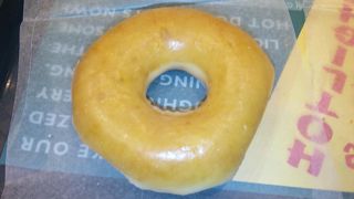 席は少ないですが店内でも食べれます。