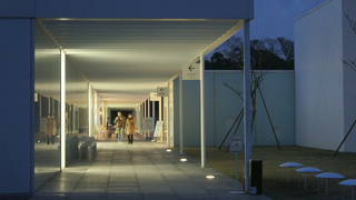 実に現代的な美術館