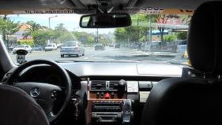 空港からホテルはこれを使いました