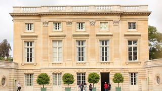 園内の移動はプチトランが便利です