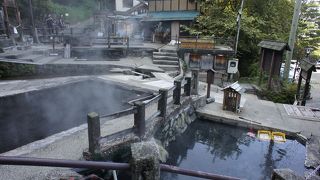 湧出量は、毎分約500リットル