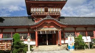 石段の登りがキツイ