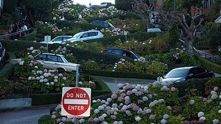 有名なくねくね坂