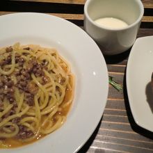 メインのパスタ