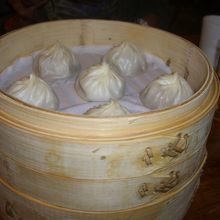 小龍包は肉汁たっぷり