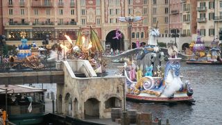 初めての東京ディズニーシーに大興奮。