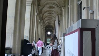 ルーブル宮を見ながら優雅にブランチ