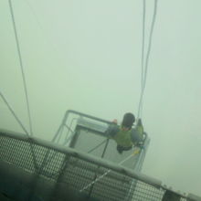 バンジージャンプスタンバイ中の人