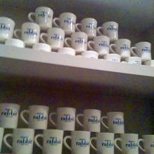 通りの写真がなく・・カフェの写真でしつれいします(_ _。)