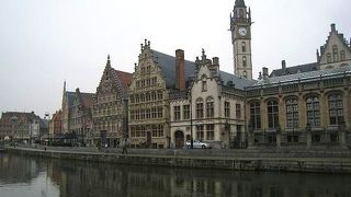 ギルドハウスが並ぶ