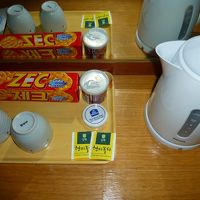 コップは2個だけ　紙コップ持参が便利