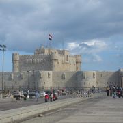 ファロスの灯台跡に建てられた要塞