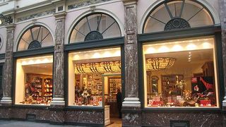 ギャルリー・サンテュベールにあります