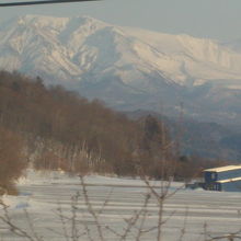 大雪の山並みもかなり近づいてきました