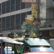 緑色の大きなガネーシャ神