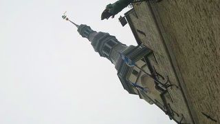 塔のてっぺんに'トーマスおじいさん'