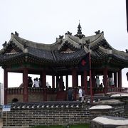 韓国初のレンガで造られた城。