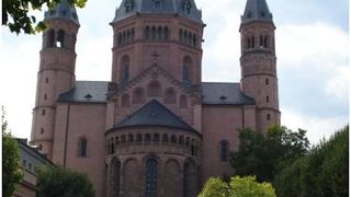 でっぷりした大聖堂