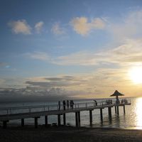 ホテル内のビーチにて。