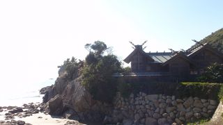 海岸沿いの神社