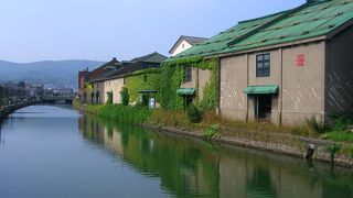 運河と倉庫の景色が良い