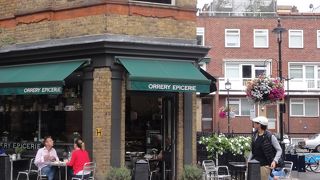 おしゃれなカフェ、ショップがたくさん！