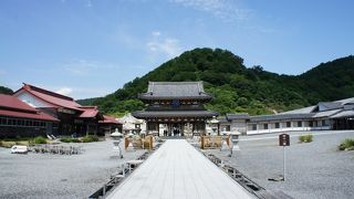 人は死んだら、お山に行く