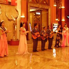 エントランスにて