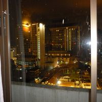 部屋からのナイトバザール風景