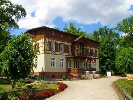 Dworek w Jeziorkach 写真