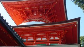 エスカレーターのあるお寺